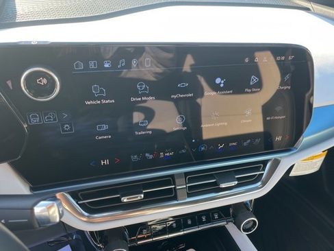 New 2026 Chevrolet Equinox EV LT image 23