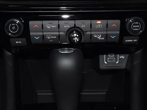 New 2026 Jeep Compass Limited w/ Sun, Sound & Navigation Group AWD/4WD image 16