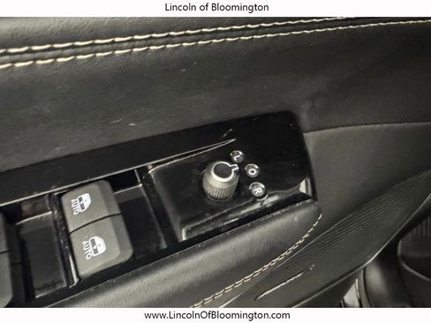 Used 2024 Jeep Wagoneer L Series II w/ Flexible Seating Group image 41