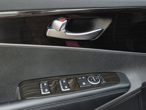 Used 2019 Kia Sorento EX FWD image 17