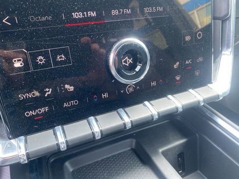 Used 2025 GMC Acadia Elevation w/ Elevation Premium Package image 14