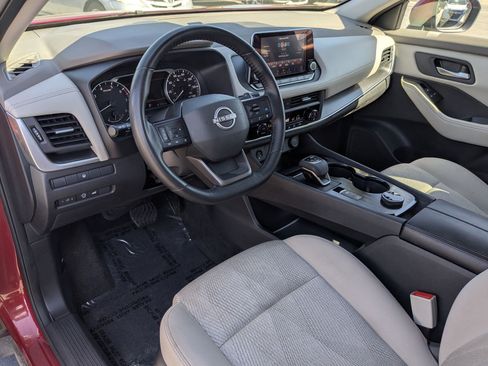 Used 2025 Nissan Rogue SV AWD/4WD image 16