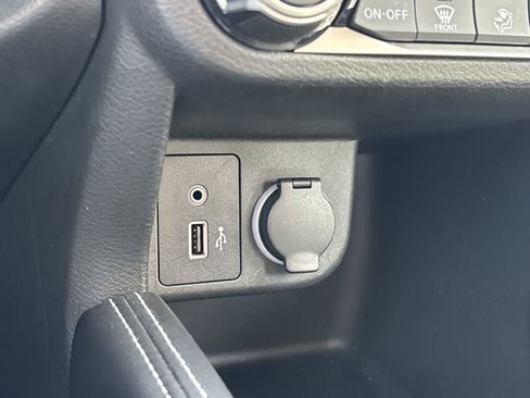 Used 2019 Nissan Kicks SV FWD image 19