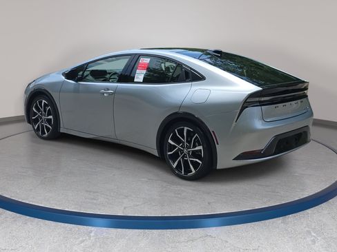 New 2026 Toyota Prius Plug-In Hybrid FWD image 7