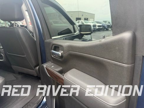 Used 2021 GMC Sierra 1500 SLT w/ SLT Premium Package image 19