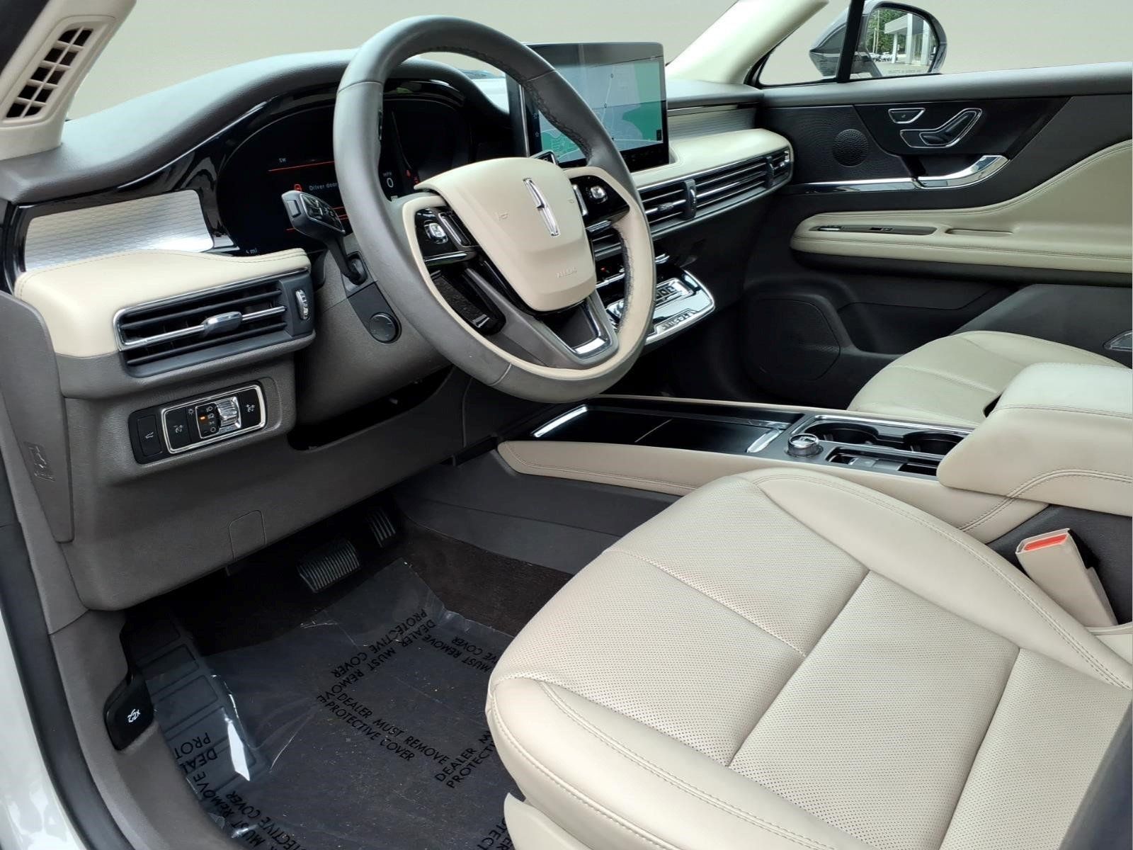 Certified 2023 Lincoln Corsair AWD w/ Equipment Group 101A image 14