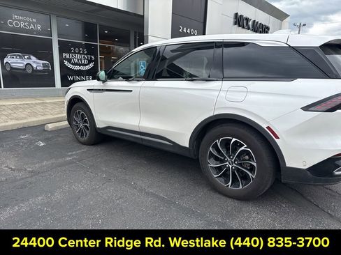 Used 2024 Lincoln Nautilus Premier w/ Equipment Group 102A image 8