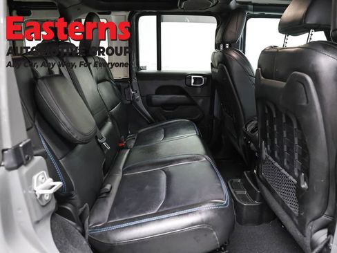 Used 2022 Jeep Wrangler Unlimited Rubicon 4xe w/ Cold Weather Group AWD/4WD image 25
