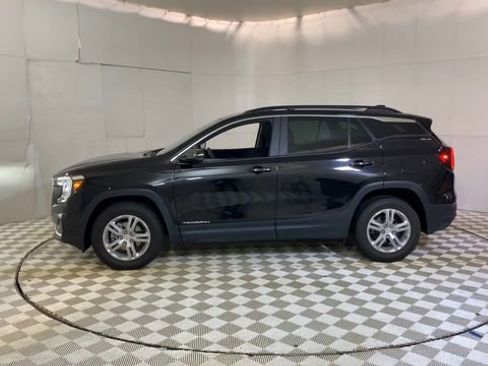 Used 2023 GMC Terrain SLE w/ Driver Convenience Package AWD/4WD image 5
