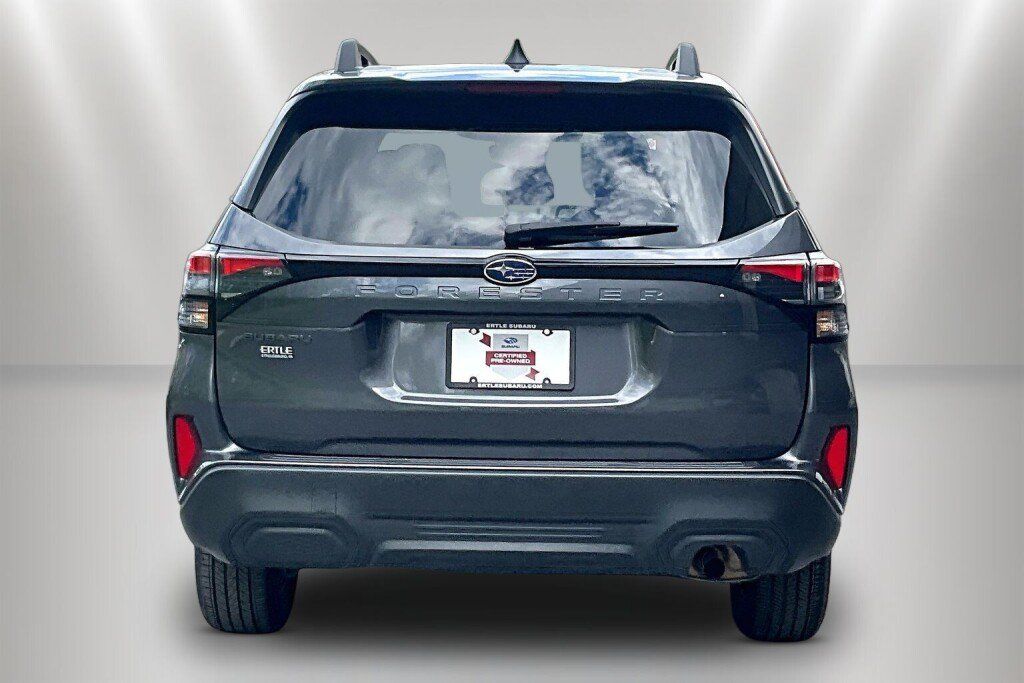 Used 2026 Subaru Forester Premium AWD/4WD image 6