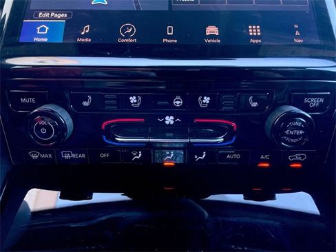 Used 2024 Jeep Grand Cherokee Overland image 19