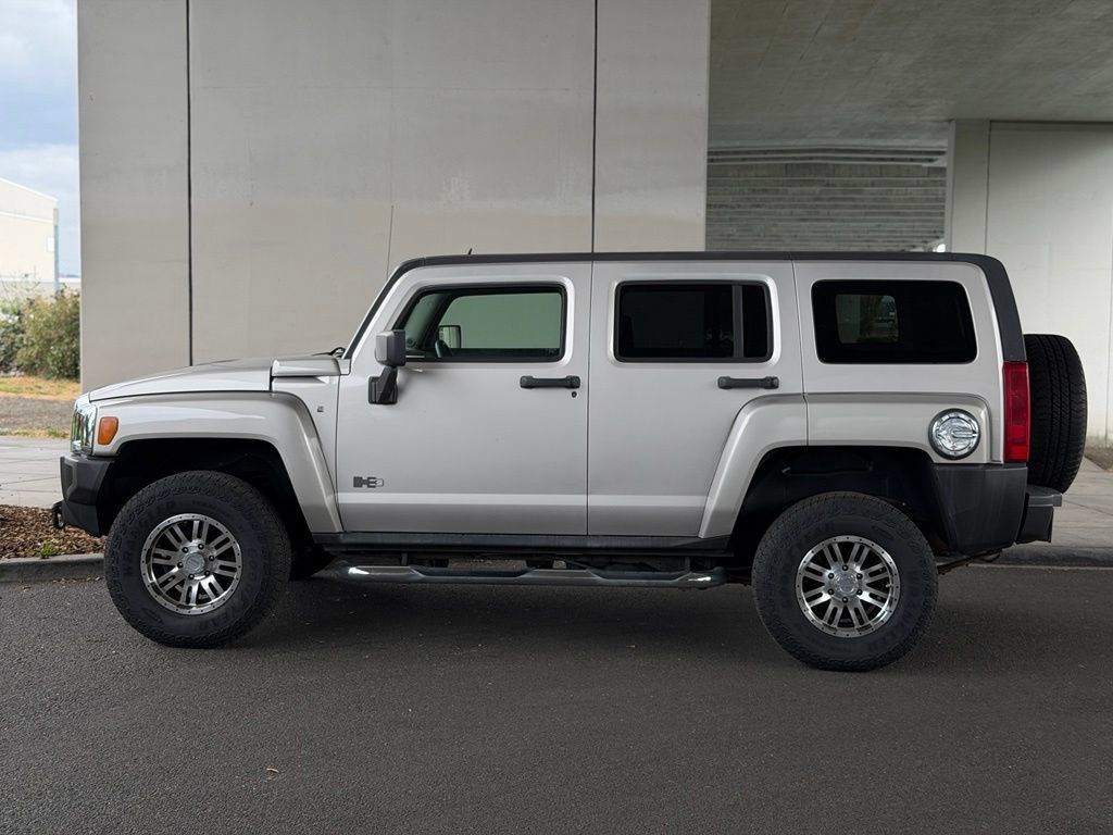 Used 2007 HUMMER H3 AWD/4WD image 4