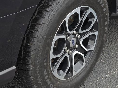 Used 2024 Ford Expedition XLT RWD image 8