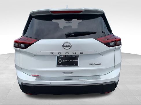 Used 2024 Nissan Rogue SV AWD/4WD image 5
