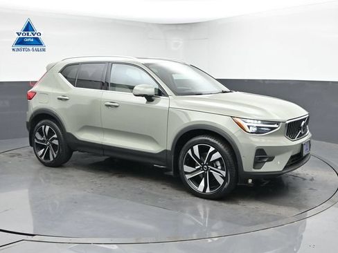 Used 2025 Volvo XC40 B5 Ultra w/ Climate Package AWD/4WD image 1