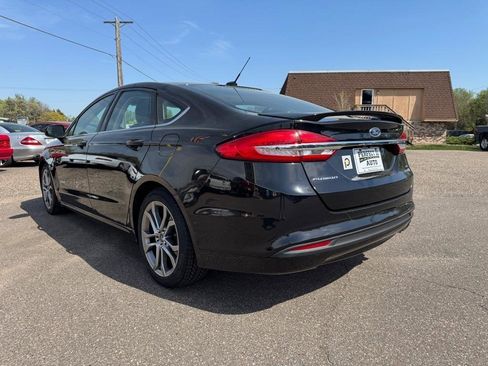 Used 2017 Ford Fusion SE w/ Equipment Group 601A FWD image 9