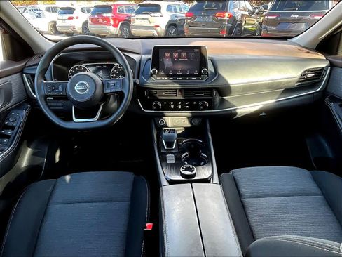 Used 2021 Nissan Rogue S image 21