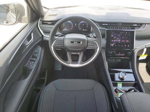 New 2025 Jeep Grand Cherokee Laredo X image 14