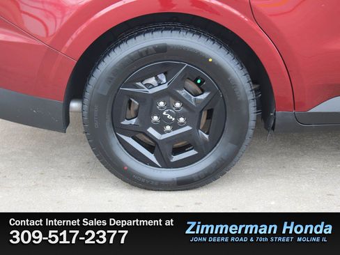 Used 2025 Kia Carnival image 23