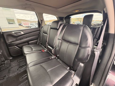 Used 2020 Nissan Pathfinder Platinum AWD/4WD image 14