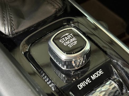 Used 2019 Volvo XC60 T5 Inscription w/ Protection Package Premier image 32