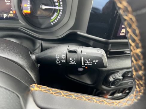 Used 2024 Jeep Wrangler Unlimited w/ Technology Group image 23