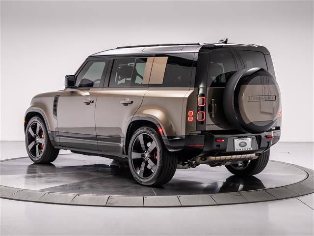 Used 2025 Land Rover Defender 110 X AWD/4WD image 3