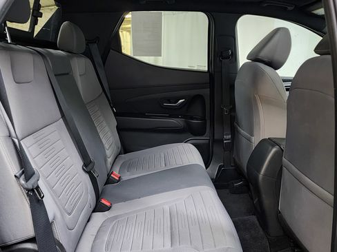 Used 2022 Hyundai Santa Cruz SEL Premium image 17