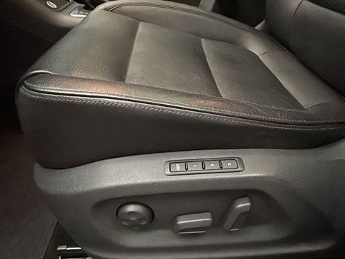 Used 2016 Volkswagen Tiguan SEL AWD/4WD image 15