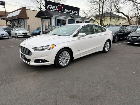 Used 2016 Ford Fusion SE w/ Equipment Group 502A image 1