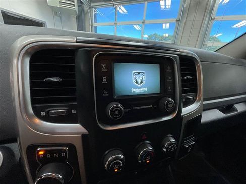 Used 2019 RAM 1500 Classic SLT AWD/4WD image 17