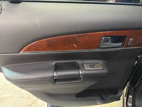 Used 2013 Lincoln MKX AWD image 27