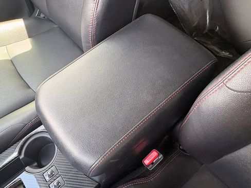 Used 2018 Toyota 4Runner TRD Off-Road Premium AWD/4WD image 31