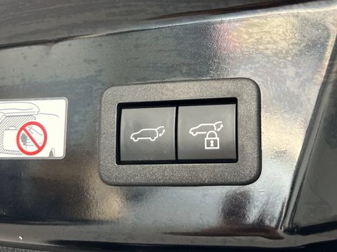 Used 2024 Toyota Prius Limited w/ Limited Premium Package FWD image 19