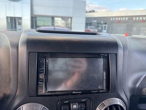 Used 2014 Jeep Wrangler Unlimited Sport w/ Power Convenience Group image 20