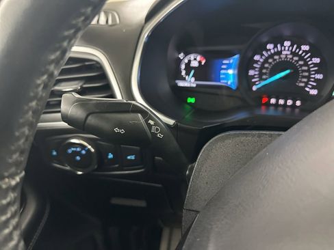 Used 2016 Ford Edge Titanium w/ Technology Package image 35