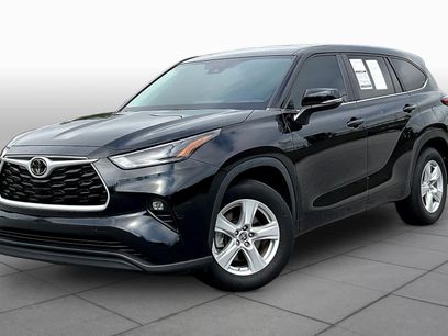 Used 2023 Toyota Highlander LE