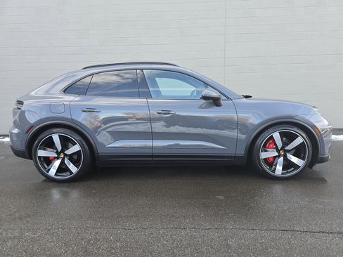 New 2025 Porsche Macan 4S Electric image 10