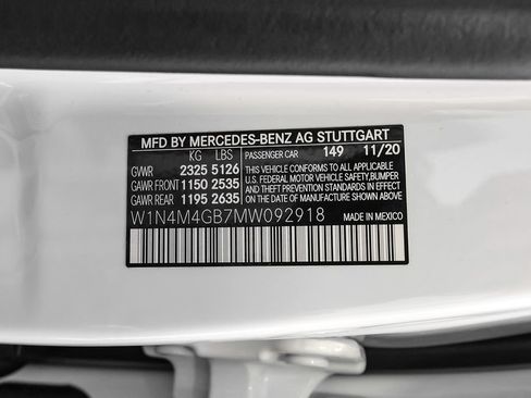 Used 2021 Mercedes-Benz GLB 250 w/ Premium Package image 64