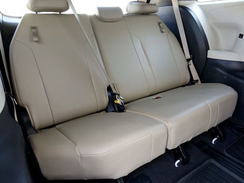 Used 2021 Toyota Sienna XLE w/ XLE Plus Package image 13