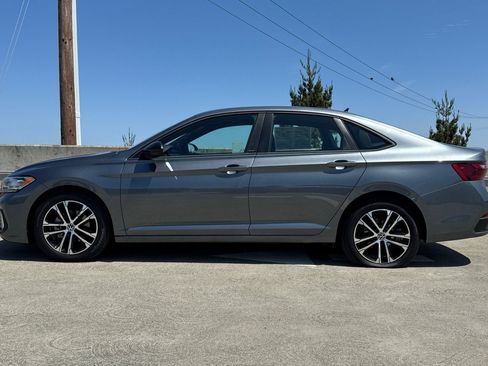 Used 2024 Volkswagen Jetta Sport FWD image 7