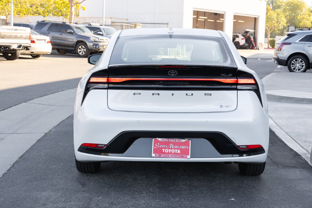 Certified 2024 Toyota Prius XLE FWD image 6