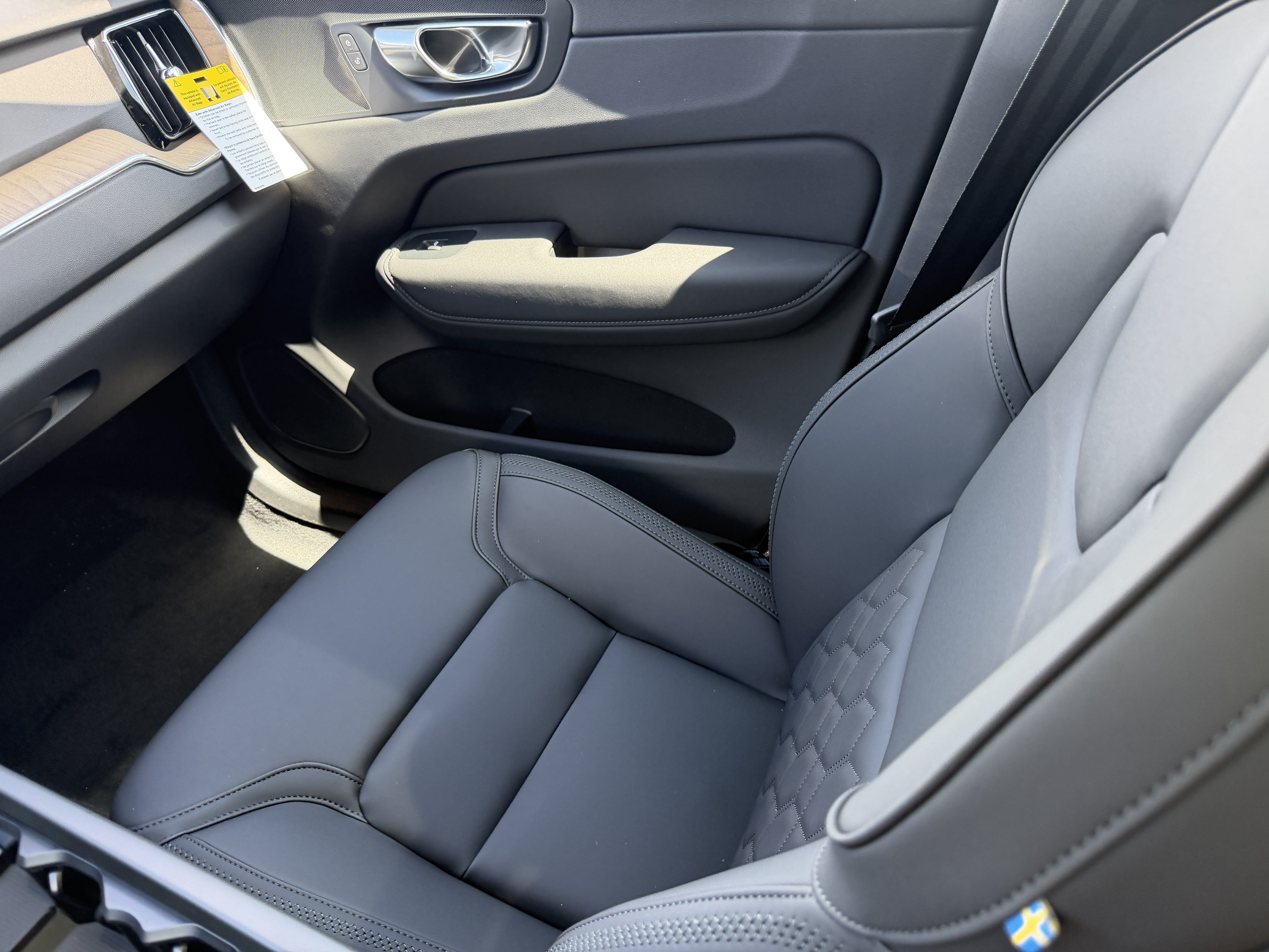 New 2026 Volvo XC60 B5 Core AWD/4WD image 16