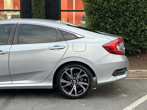 Used 2021 Honda Civic Sport image 11