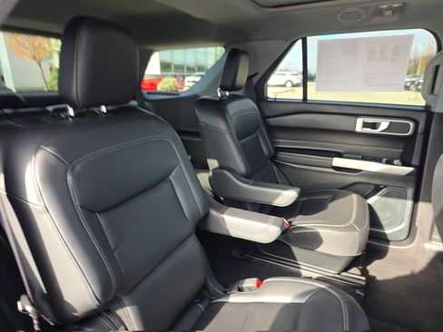 Used 2023 Ford Explorer XLT w/ Equipment Group 202A image 37