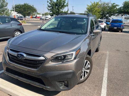 Used 2021 Subaru Outback Premium AWD/4WD image 3