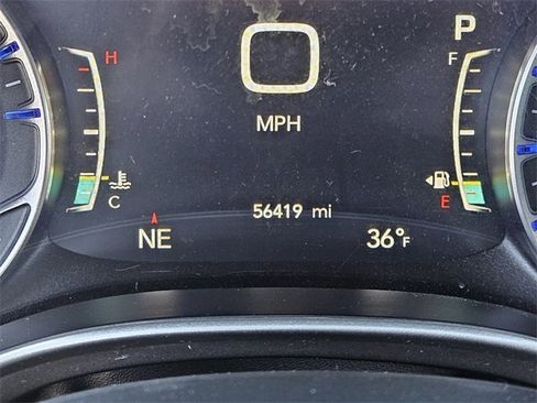 Used 2023 Chrysler Pacifica Touring-L image 31