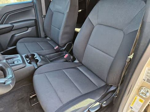 Used 2024 Chevrolet Colorado W/T image 15