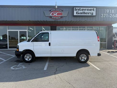 Used 2021 Chevrolet Express 2500 w/ Driver Convenience Package image 5