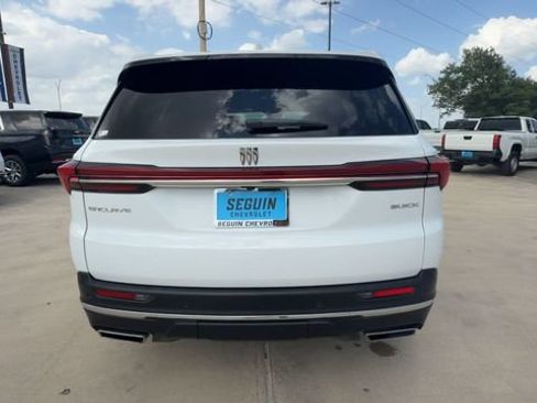 Certified 2026 Buick Enclave Preferred FWD image 7